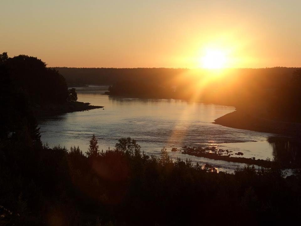 Sunset over the Dalälven river in Älvkarleby